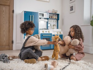 8 Benefits of Play Kitchens for Children